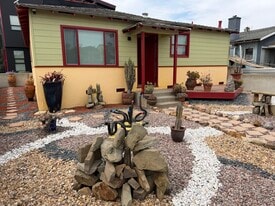 701 Indiana Ave in Venice, CA - Building Photo