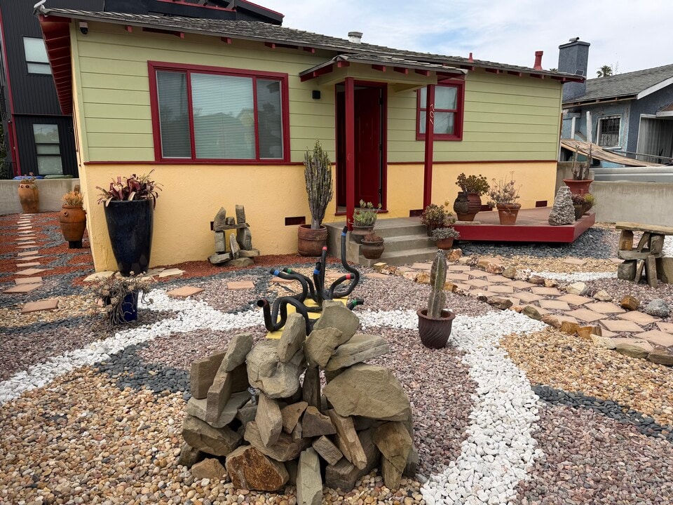 701 Indiana Ave in Venice, CA - Foto de edificio