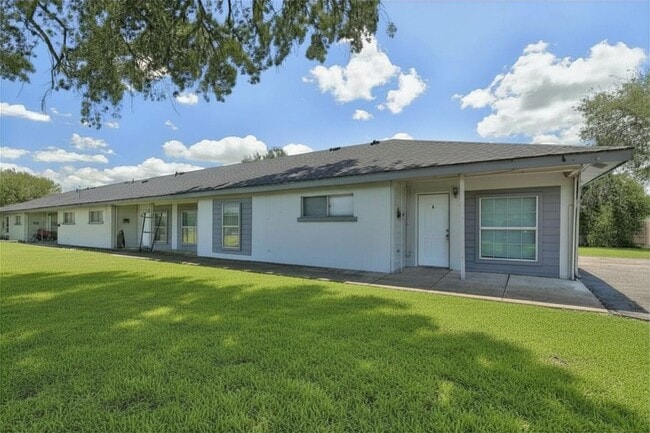 property at 1120 Valley View Dr