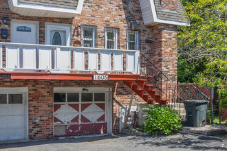 1605 Plainview Ave in Far Rockaway, NY - Building Photo - Building Photo