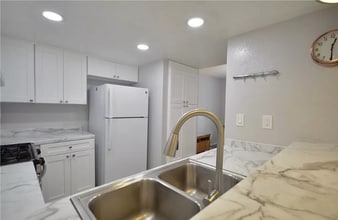 3532 W Stonepine Ln in Anaheim, CA - Building Photo - Building Photo
