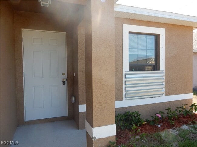 1713 SW 33rd St in Cape Coral, FL - Building Photo - Building Photo
