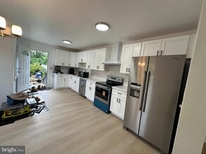 489 N Church St in Moorestown, NJ - Building Photo - Building Photo