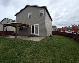 1506 W 12th St in La Center, WA - Building Photo - Building Photo