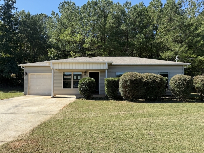 11495 Jace Ave in Vance, AL - Building Photo