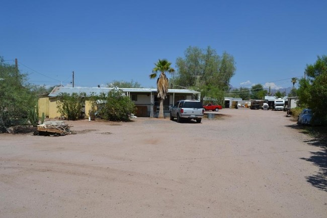 253 N Ocotillo Dr in Apache Junction, AZ - Building Photo - Building Photo