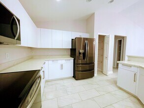 2333 SW Wynnewood St in Port St. Lucie, FL - Building Photo - Building Photo