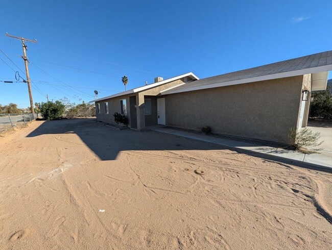 6213 Baileya Ave in Twentynine Palms, CA - Building Photo - Building Photo
