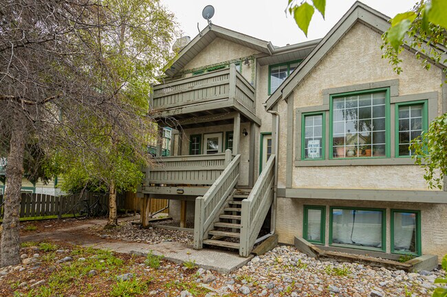 536 Banff Av in Banff, AB - Building Photo - Primary Photo