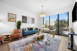 1 Riva Row in The Woodlands, TX - Building Photo