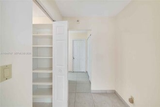 5524 Cleveland St in Hollywood, FL - Building Photo - Building Photo