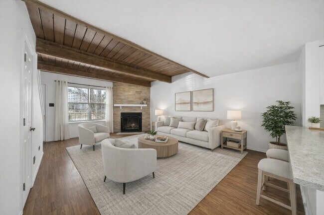 430 Normandie Ln in Round Lake Beach, IL - Building Photo - Building Photo