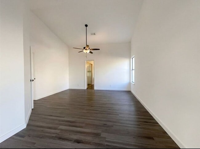 2109 Woodland Oaks Dr in Arlington, TX - Building Photo - Building Photo