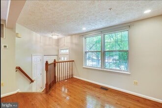 12012 Cherry Blossom Pl in North Potomac, MD - Building Photo - Building Photo