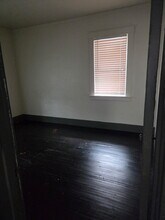 429 W Hanssler Pl in Peoria, IL - Building Photo - Building Photo