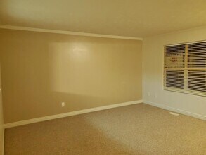 393 Braidhill Dr in Draper, UT - Building Photo - Building Photo