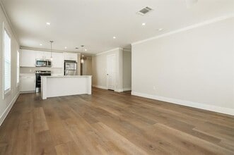 2104 Belzise Terrace in Fort Worth, TX - Building Photo - Building Photo