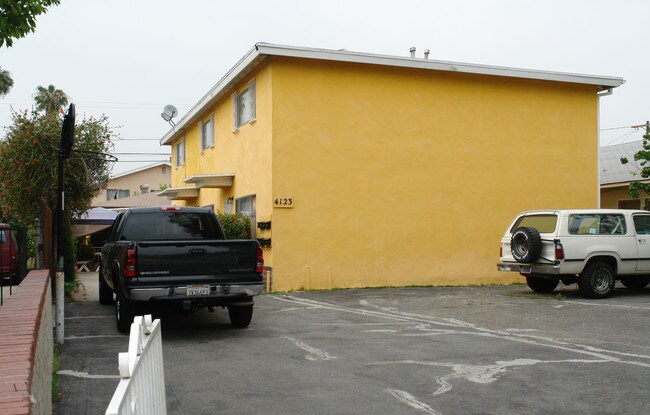 4123 Baywood St in Los Angeles, CA - Foto de edificio - Building Photo