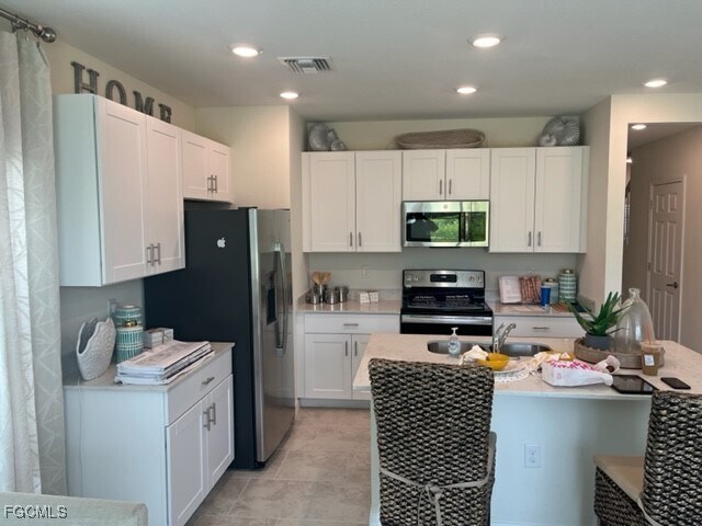 14299 Oviedo Pl in Tice, FL - Building Photo - Building Photo