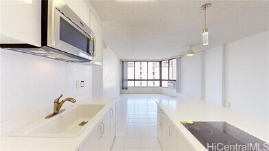 320 Lili?uokalani Ave in Honolulu, HI - Building Photo - Building Photo