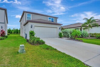9031 Royal River Cir in Parrish, FL - Foto de edificio - Building Photo