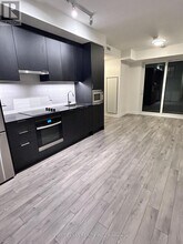 1410-3071 TRAFALGAR ROAD NW in Oakville, ON - Building Photo - Building Photo