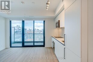 35 Parliament St in Toronto, ON - Building Photo