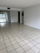 7747 SW 86th St in Miami, FL - Building Photo