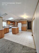 1020 Katherine St in Vermillion, SD - Building Photo - Building Photo