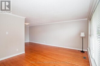 92 Fortrose Crescent in Toronto, ON - Building Photo - Building Photo