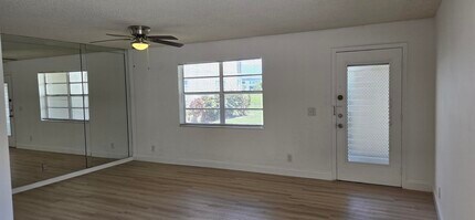 497 Flanders K in Delray Beach, FL - Building Photo - Building Photo