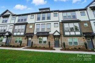 5033 Westmead Ln in Charlotte, NC - Building Photo