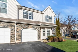 40 Thistledown St in Tinton Falls, NJ - Building Photo - Building Photo