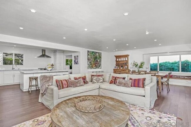 property at 2691 Palomino Cir