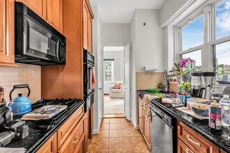60 E 8th St in New York, NY - Building Photo - Building Photo