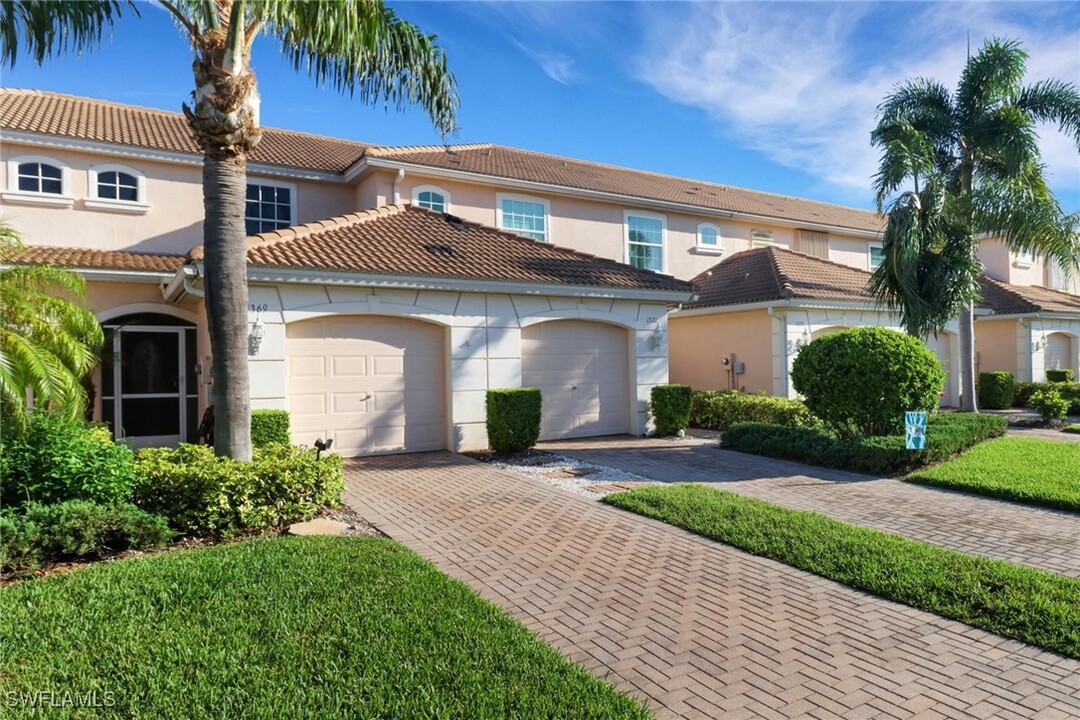 1369 Weeping Willow Ct in Cape Coral, FL - Building Photo