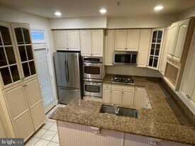 12021 Montrose Park Pl in Rockville, MD - Building Photo