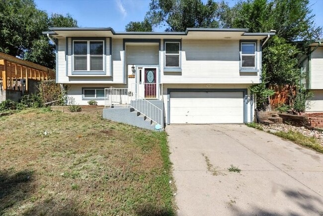 property at 2706 N Chestnut St