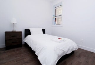 3774 De Bullion Rue in Montréal, QC - Building Photo - Building Photo