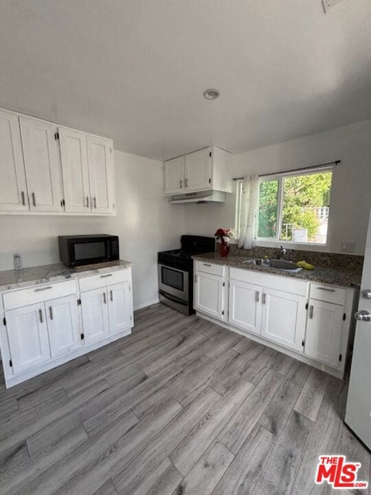 property at 3673 3rd Ave