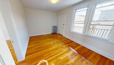 1634 Commonwealth Ave, Unit #22 in Boston, MA - Building Photo - Building Photo