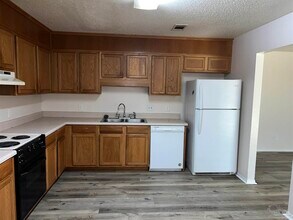 410 Deborah Ln in Pensacola, FL - Building Photo - Building Photo