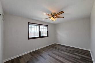 7915 S 84th Ave in Justice, IL - Building Photo - Building Photo