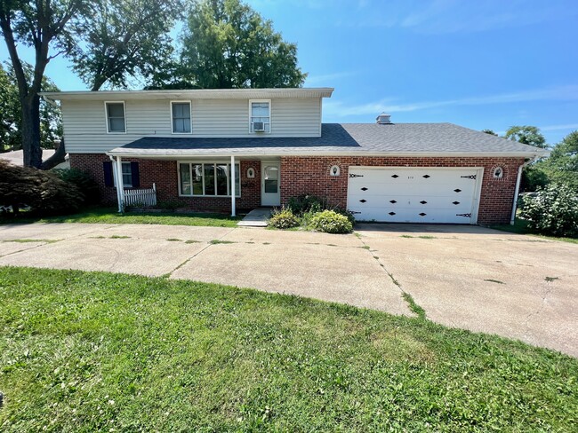 614 W 2nd St, Unit Basement in Maryville, MO | ApartmentHomeLiving.com