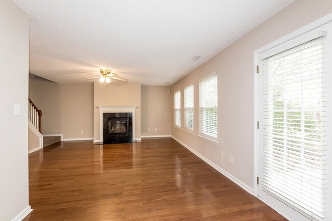 10625 Haddington Dr in Charlotte, NC - Foto de edificio - Building Photo