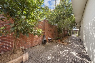 1902 Greenwich Pl Dr in Houston, TX - Building Photo - Building Photo