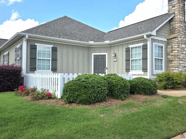 property at 412 Nandina Ct