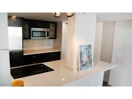 7933 West Dr, Unit 1132 in North Bay Village, FL - Building Photo