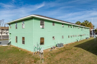 Lost Lake Apartments in Crystal River, FL - Foto de edificio - Building Photo