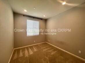 2254 Middlebury Dr in Lathrop, CA - Building Photo - Building Photo